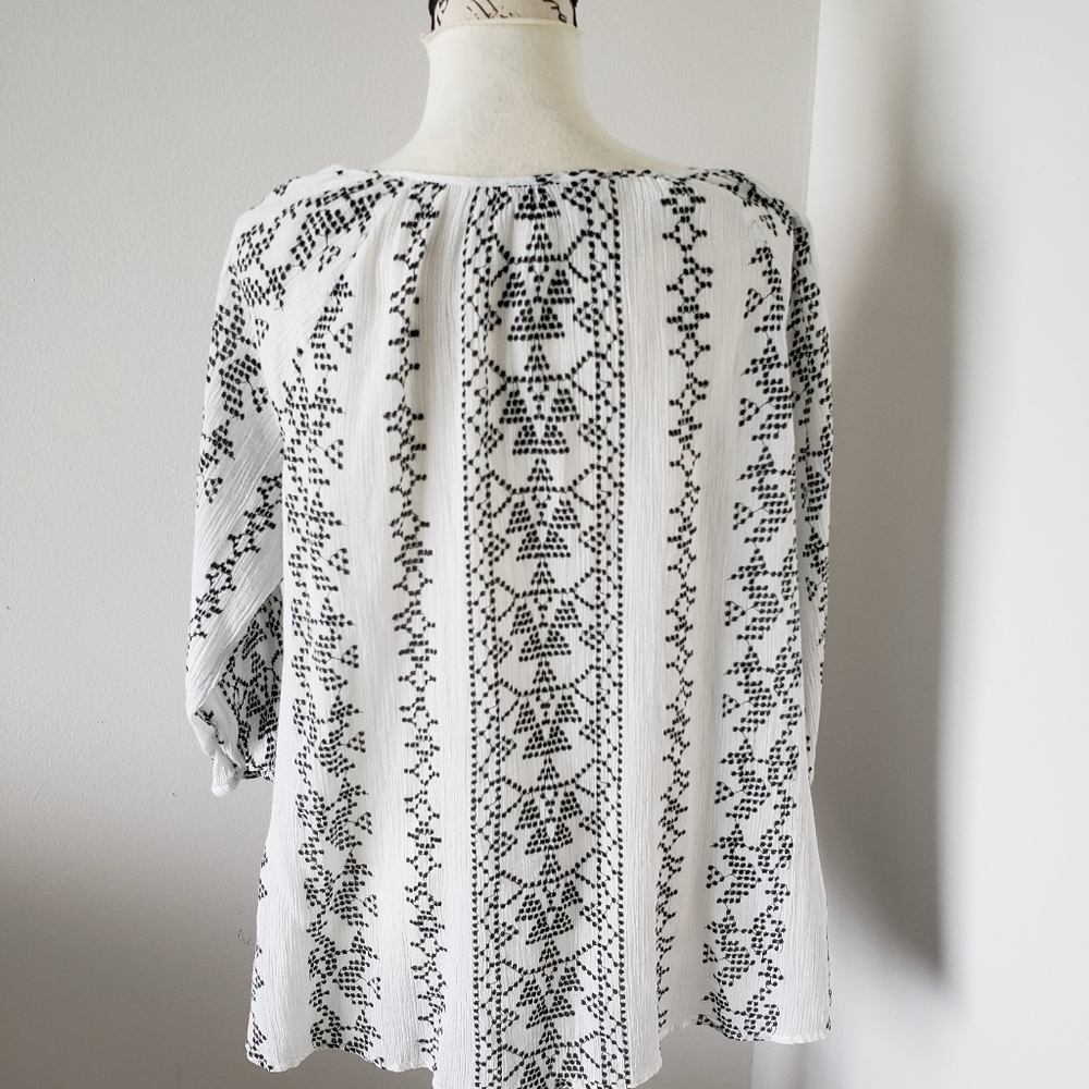 ๐ผ LOFT bohemian top black/white tassels size L ๐ผ - Picture 4 of 5
